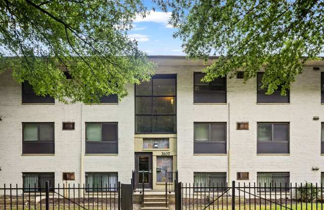 Newly Renovated Two Bedroom Condo! Parking! photos photos