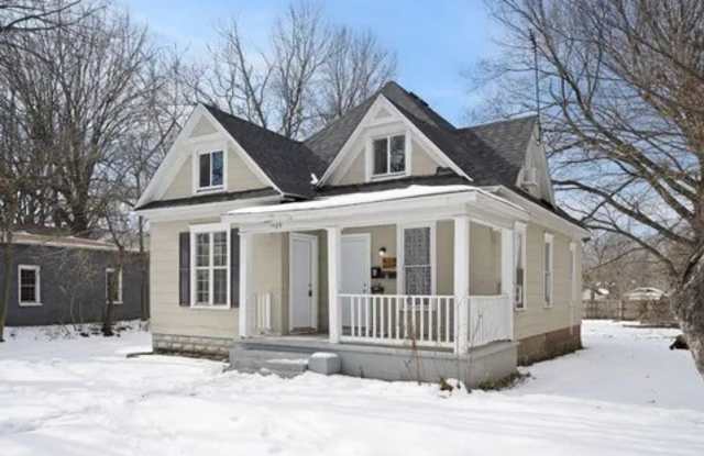 1525 North Lyon Avenue - A photos photos