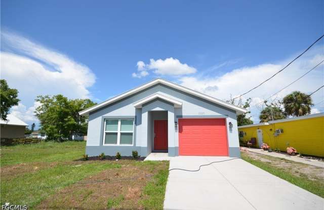 2225 Carver Avenue photos photos