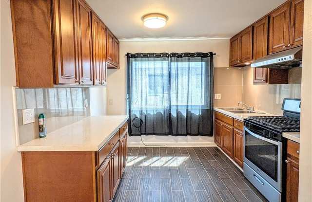 4662 Canoga Street photos photos
