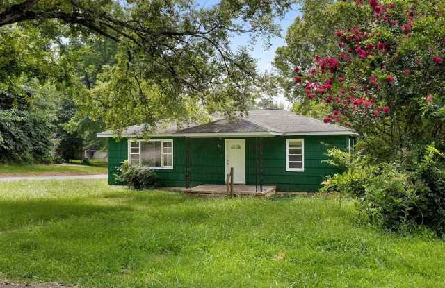 Cozy and Newly Renovated 3 Bedroom 1 Bath Home Available Now! photos photos