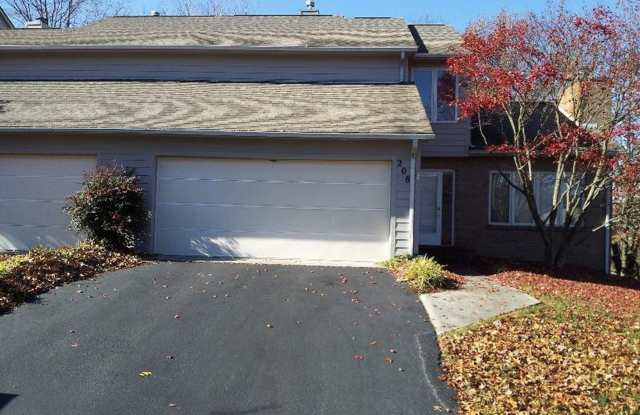 Woods Edge End Town Home with 2 Car Garage - Rent TBD photos photos