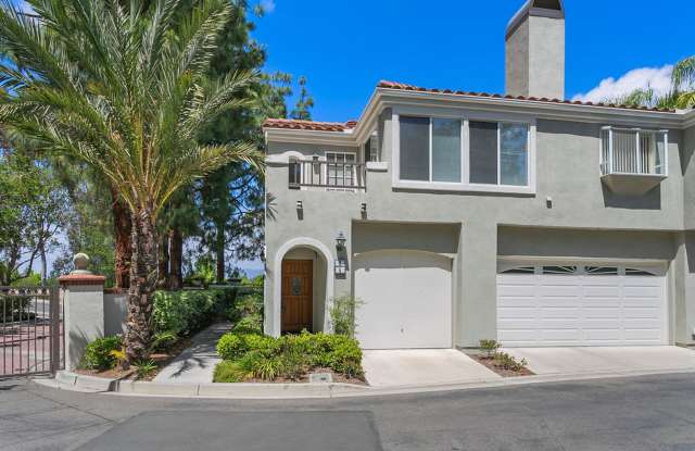 End-Unit Aliso Viejo Townhome in Gated Community photos photos