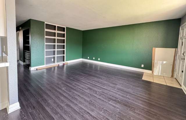 2 Bedroom, 2 Bath Upstairs Condo in El Cajon - 1025 Estes Street, El Cajon, CA 92020