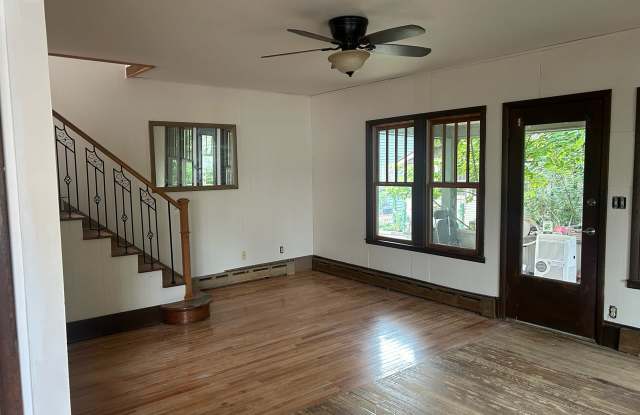 214 Burnham Drive Gallery 3