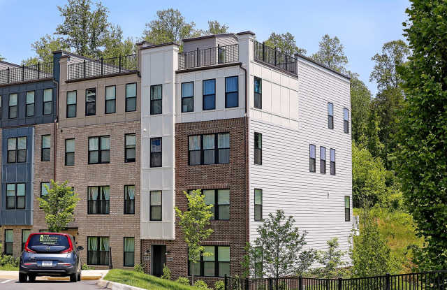 Pet-Friendly Brookhill Commons End-Unit Townhome photos photos