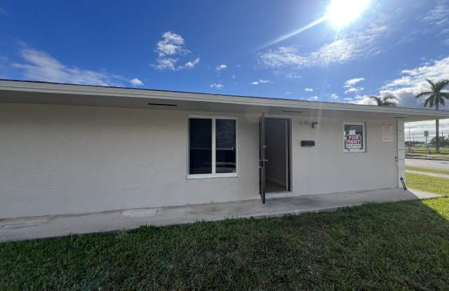 21591 Southwest 115th Avenue - 21595 photos photos