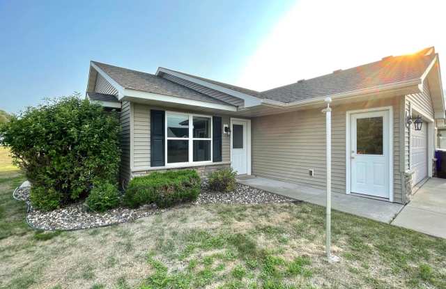 2 Bedroom, 1.5 Bath Town Home Gallery 2