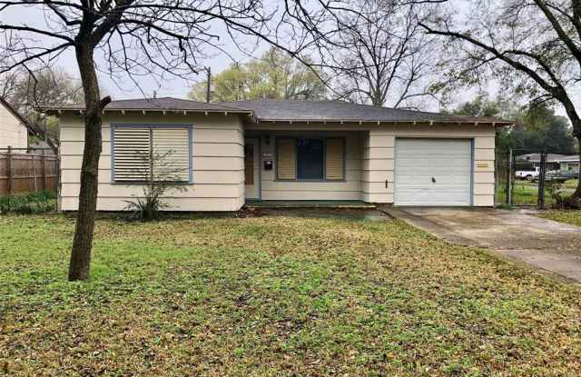 919 16th Avenue - 919 16th Avenue North, Texas City, TX 77590