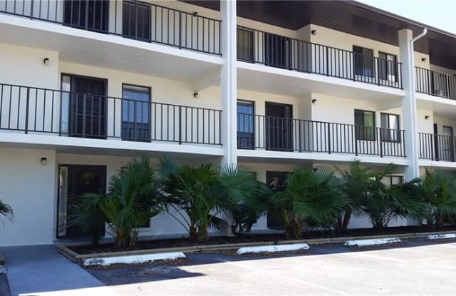 7203 Curtiss Ave #1B - 7203 Curtiss Ave 1b Bld 2, Gulf Gate Estates, FL 34231