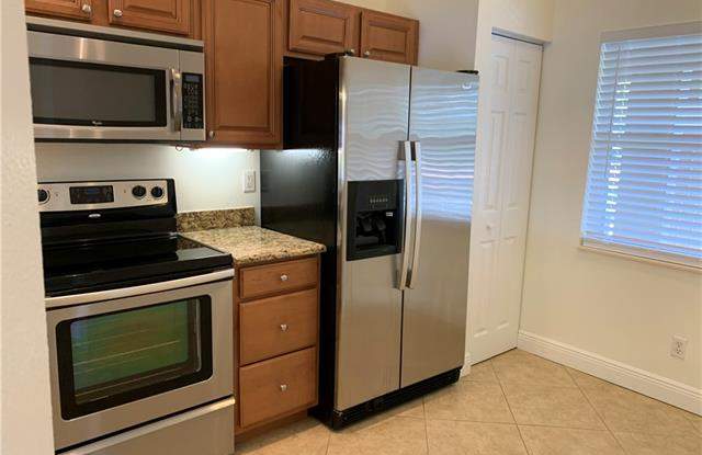 6920 Huntington Lakes CIR Gallery 4