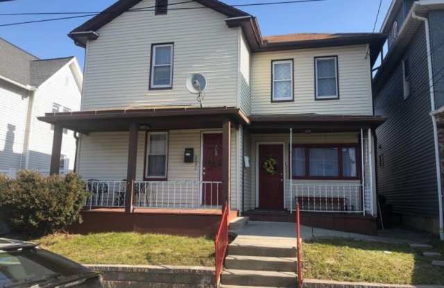 2031 Delaware Street unit: 2 photos photos