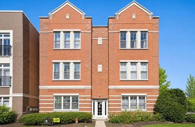 Charming 2BR Condo in Elmwood Park Gallery 1