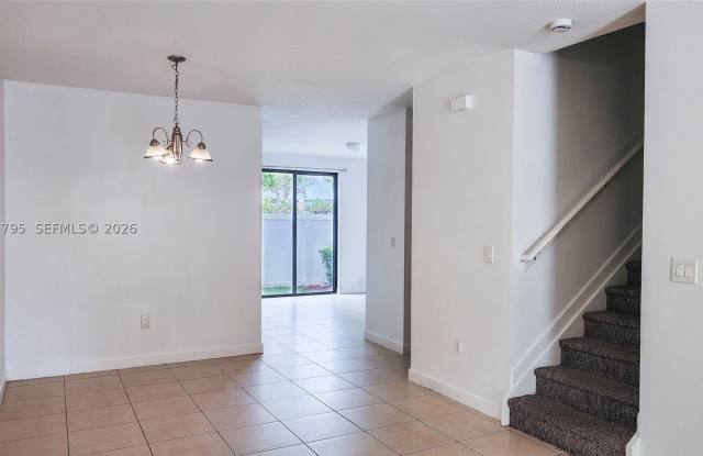 470 NE 194th Ter Gallery 3