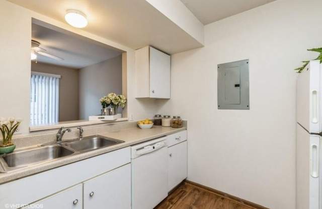 Super cute, 2 story townhome in West Ames Gallery 4