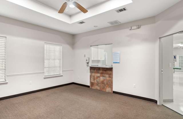 1200 Henley Lane Gallery 4