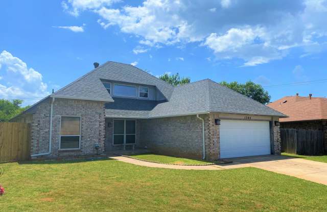 Coming Soon! Absolutely Gorgeous Home in Moore with Spacious Open Layout!! photos photos