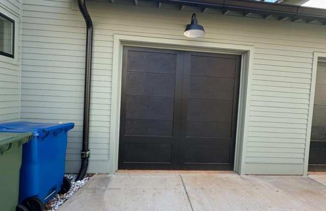 Room in 3 Bedroom Home at Plaza Ave SW Gallery 4
