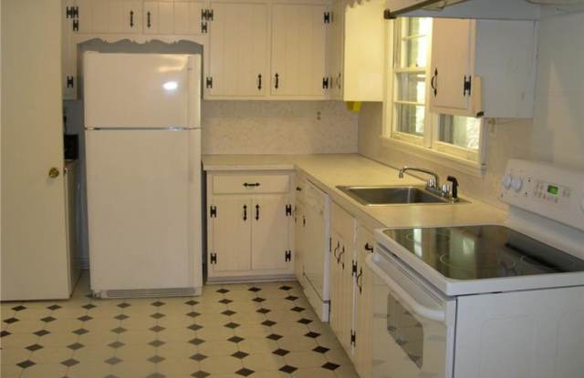 2470 Ridgefield Terrace Gallery 4