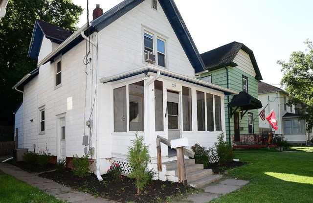 355 Lincoln Avenue Gallery 3
