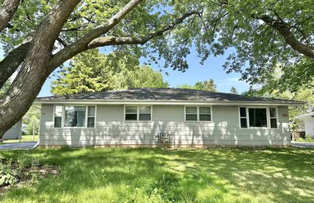 917-919 Meadowview Drive - 919 photos photos