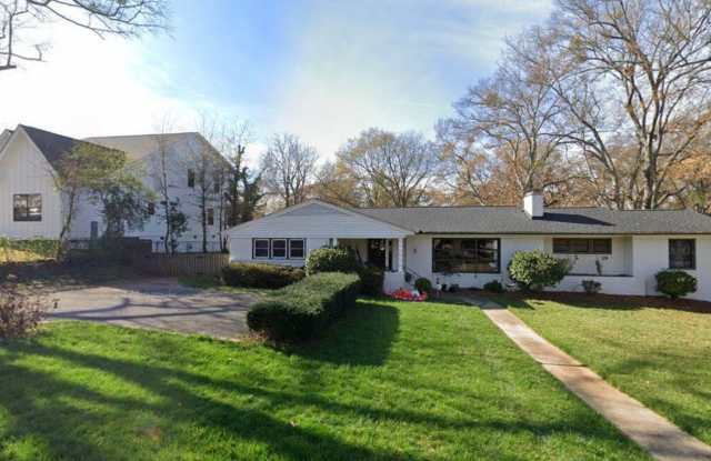 Low Maintenance 4BR/2BA Home near Downtown Greenville! photos photos