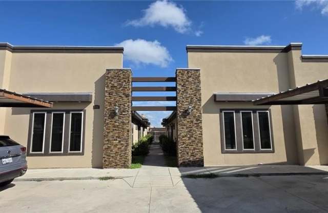 201 Teak Drive Gallery 1