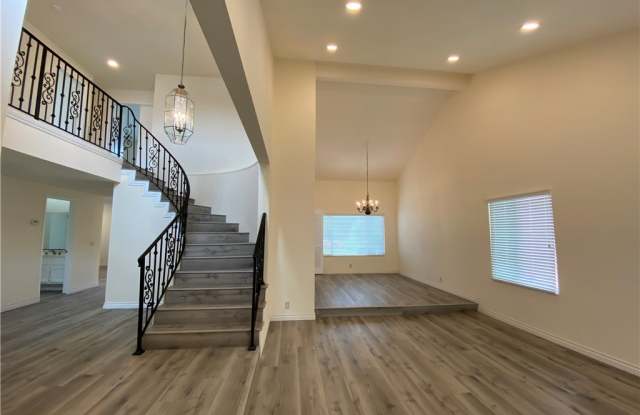 19435 Branding Iron Road Gallery 2