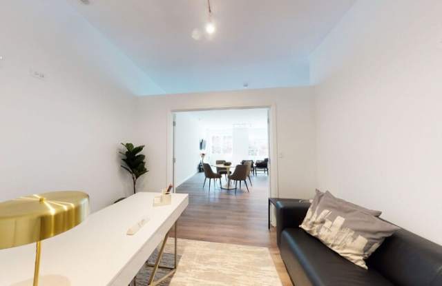 2250 South Wabash Avenue Gallery 3