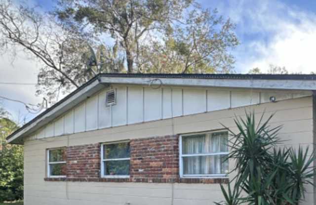 Cozy, Cute Tiny House For Rent, JAX Heights - 8226 Metto Road, Jacksonville, FL 32244