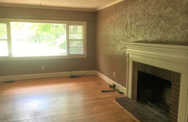 3601 Stratford Boulevard Gallery 2