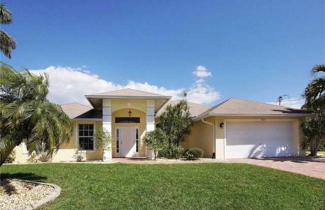523 SE 23rd AVE - 523 Southeast 23rd Avenue, Cape Coral, FL 33990