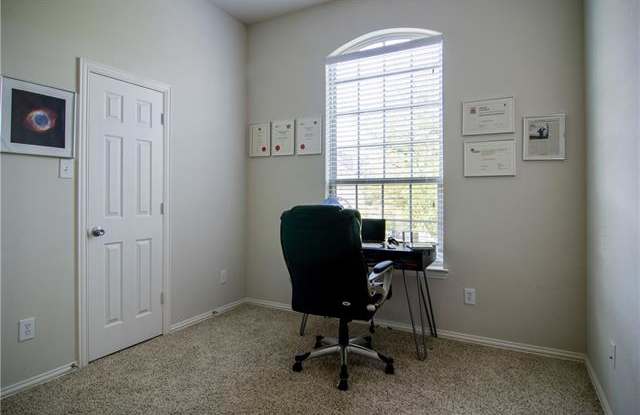 5201 Datewood Lane Gallery 2