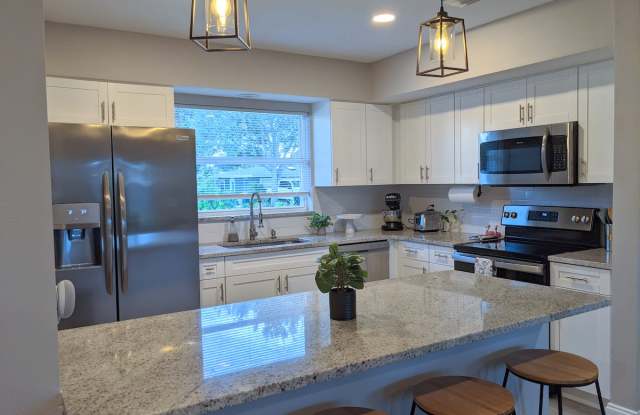 200 South Maywood Avenue photos photos