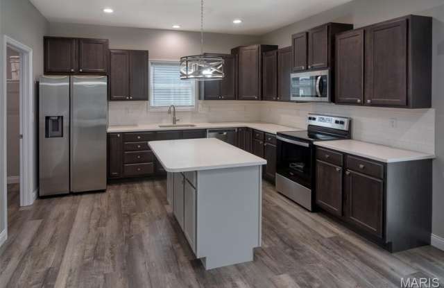 230 Huntleigh Parkway Gallery 2