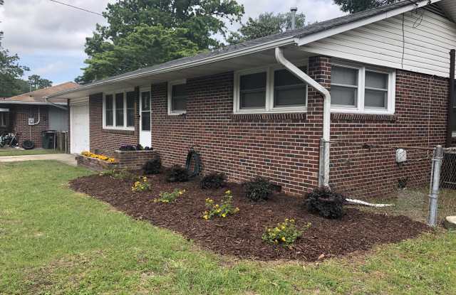 5820 Stewart St - 5820 Stewart Street, Hanahan, SC 29410