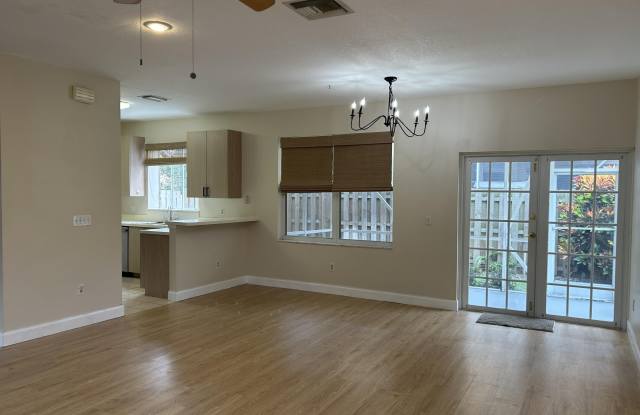 331 OAK CREST Terrace Gallery 3
