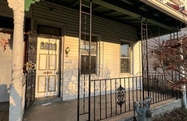 1011 Parker St - 1011 Parker Street, Chester, PA 19013