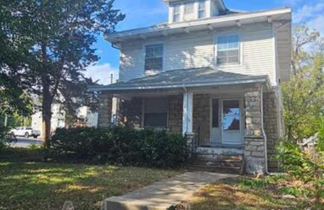 3808 Roanoke Gallery 1