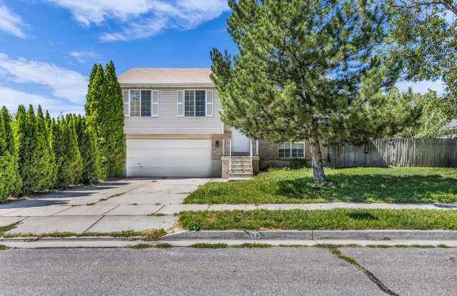 Spacious 4-Bedroom West Point Home with 2-Car Garage & Washer/Dryer Gallery 1