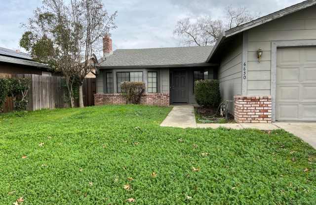 Available NOW!   Rio Linda 4+2, 2 car garage, won't last long Gallery 4