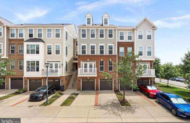 25222 BRIARGATE Terrace Gallery 1