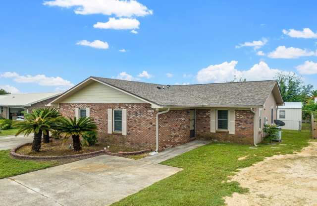 Charming 3Bed/2Ba Duplex Unit Convenient to Dining, Shopping  Tyndall AFB! *$100 Off Rent for Active-Duty Military!!* photos photos