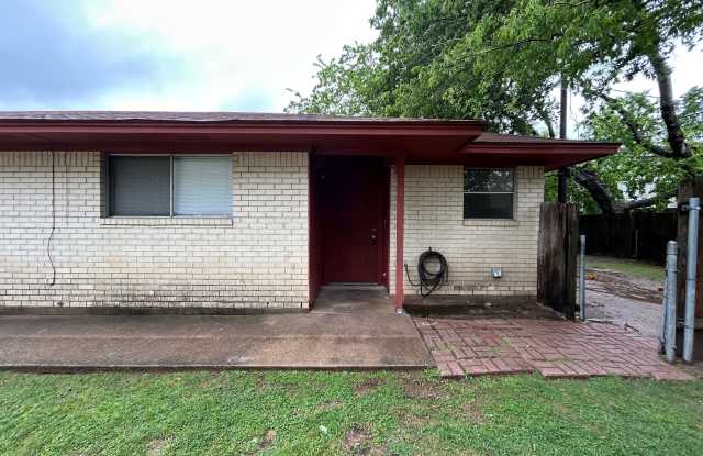 1913 Pine Tree Drive - B Gallery 2