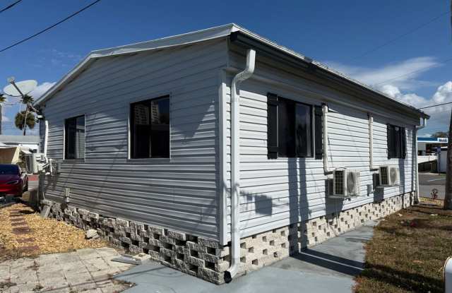 1375 Pasadena Ave S, Lot 201, South Pasadena, FL 33707 Gallery 1