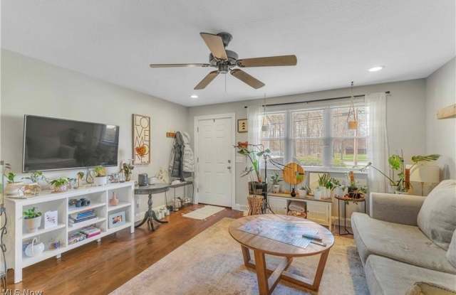 2587 Jaycox Road Gallery 2
