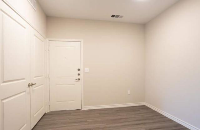 12056 Menchaca Rd Gallery 4
