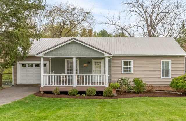 Spacious ranch close to campus photos photos