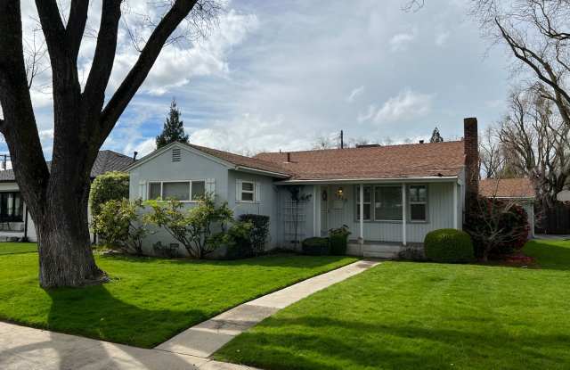 2 bedroom cottage located in manicured neighborhood! - 1713 Albany Avenue, Modesto, CA 95350