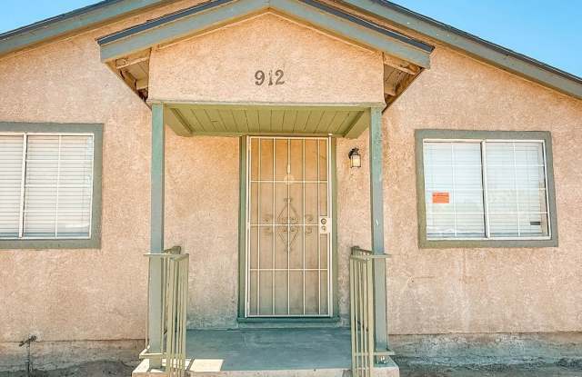 Front House for Rent on 912 Bradshaw Street Gallery 4